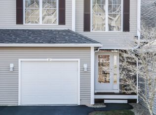37 Dogwood Ln, Newmarket, NH 03857