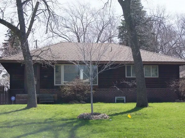 3636 Admiral Ln, Brooklyn Center, MN 55429