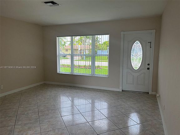 3rd image of 6221 SW 18th Pl