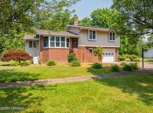 90 Clifton Dr, Bloomsburg, PA 17815