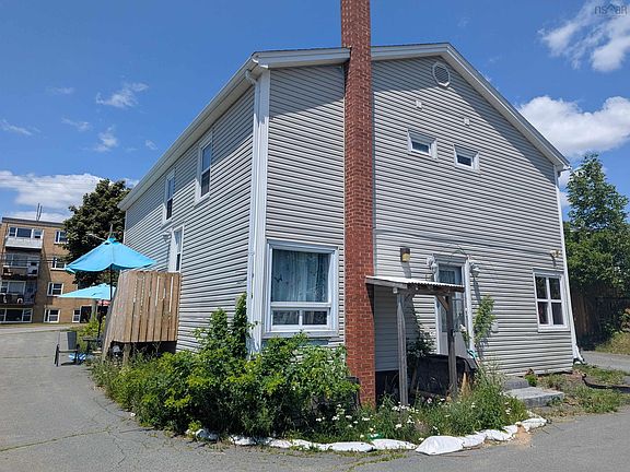 2nd image of 138 Albro Lake Rd