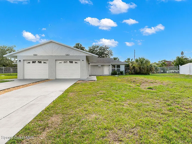 3077 Sea Gate Cir — Photo 1