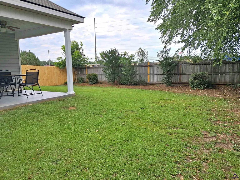 105 Monticello Dr — Photo 23