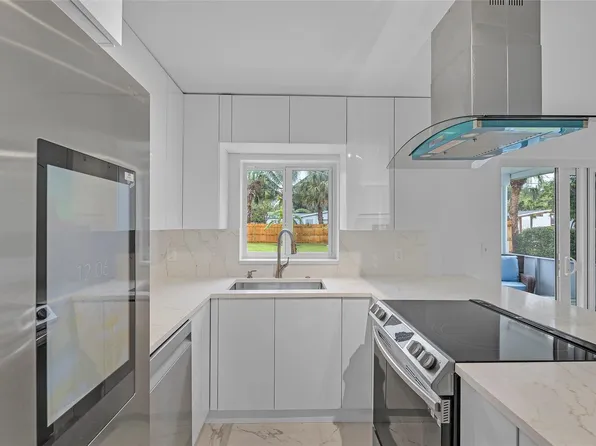 2657 Lorraine Court, North Palm Beach, FL 33403