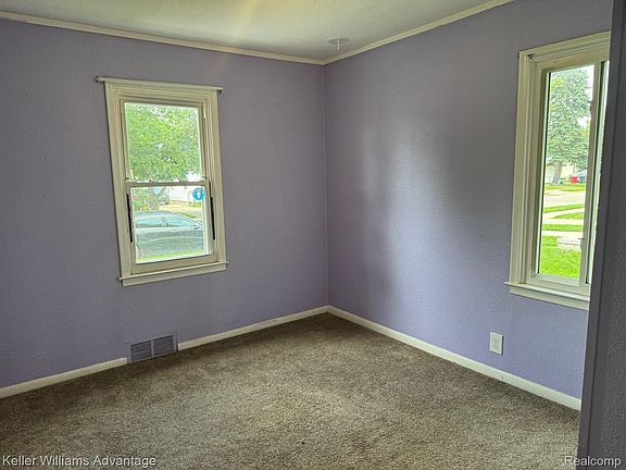 4th image of 25858 Leach St