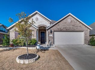 417 Rockaway Dr, Midlothian, TX 76065