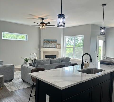 5th image of 634 Anjali Ct #R