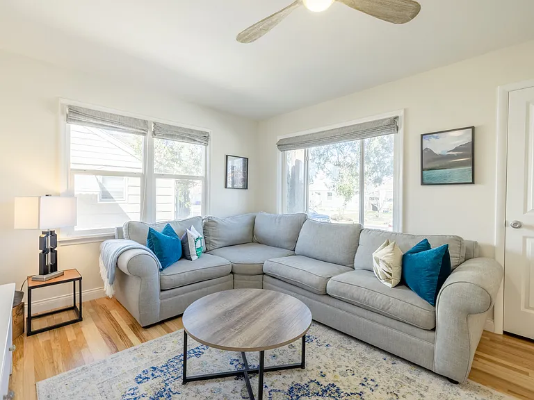 356 E Utopia Ave S — Photo 10