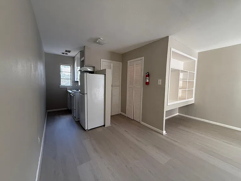 2501 Yoakum Blvd #15 — Photo 6