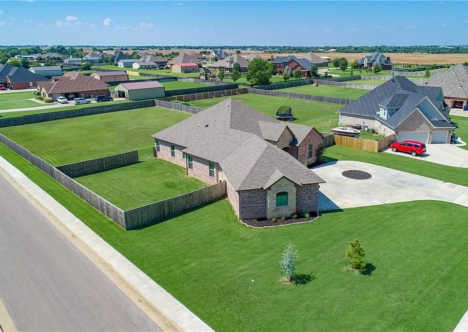 1st image of 543 Stephany Dr