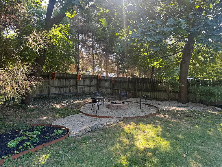 1940 Riverside Dr — Photo 26