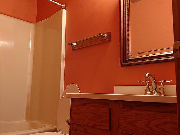 Bath 2, 1st. Floor