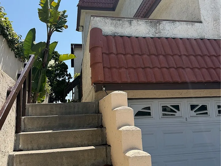 33884 Street Of The Violet Lantern — Photo 3