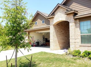 433 Cross Ridge Cir N, Fort Worth, TX 76120