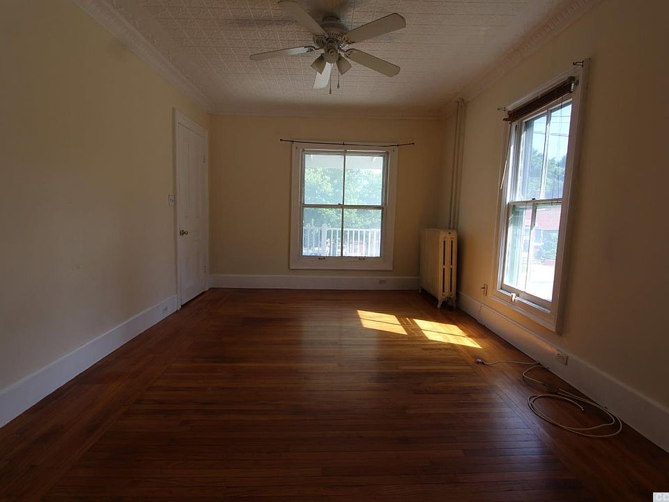 1st image of 119 Main St