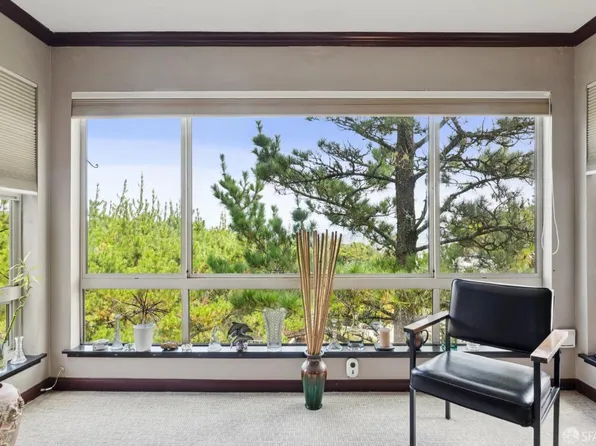 55 Red Rock Way APT 207, San Francisco, CA 94131