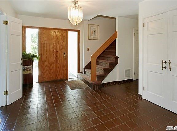 2nd image of 7 Fir Dr