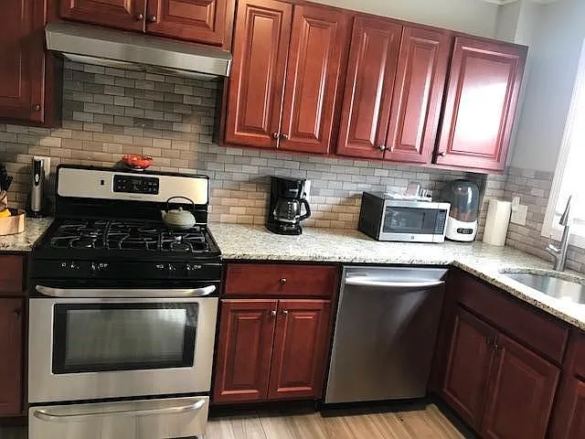 Building Photo - 268 Arnold St #2