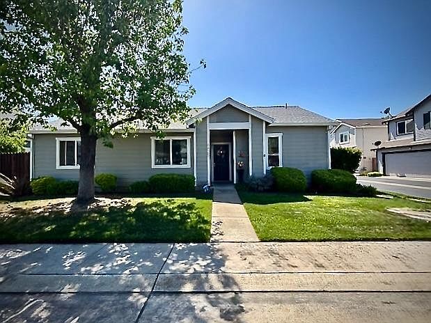 1st image of 6425 Laguna Mirage Ln