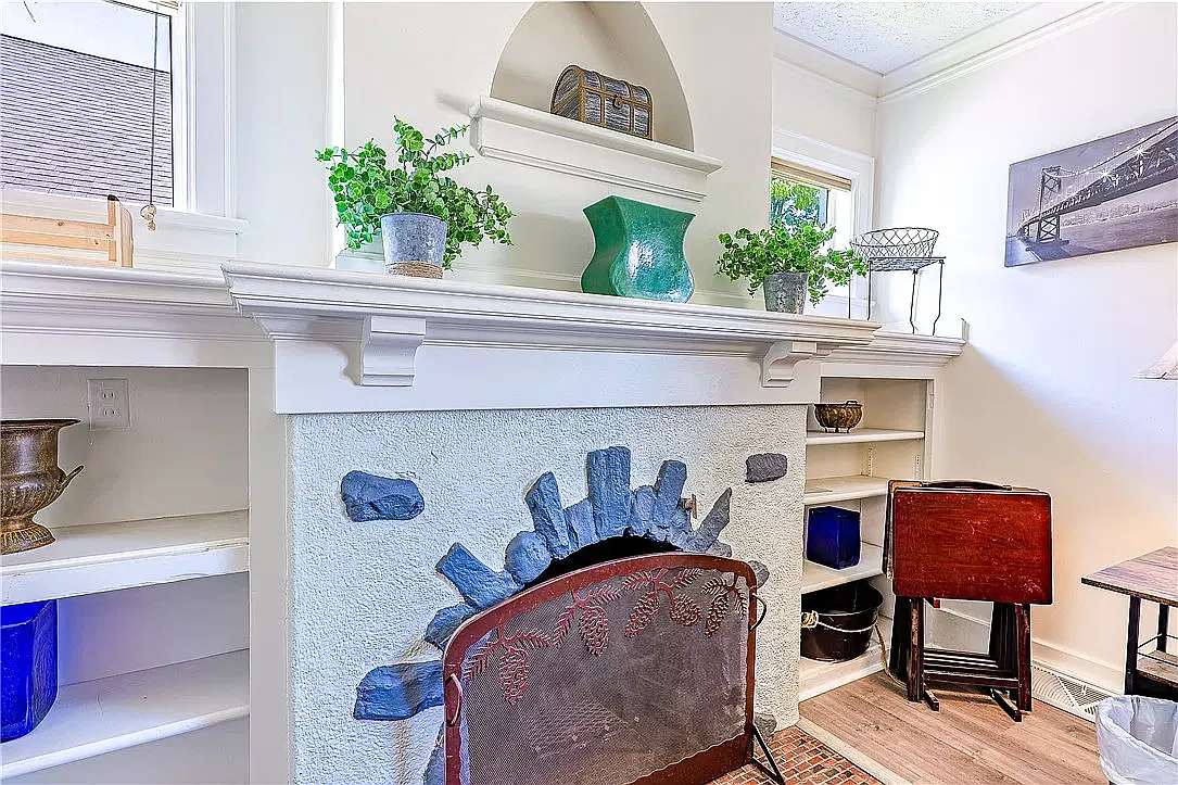 3 bed, 1244 sqft, $2,400 — Photo 3