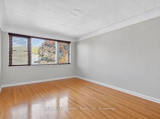 830 Robinson St #303, Burlington, ON L7R2L5
