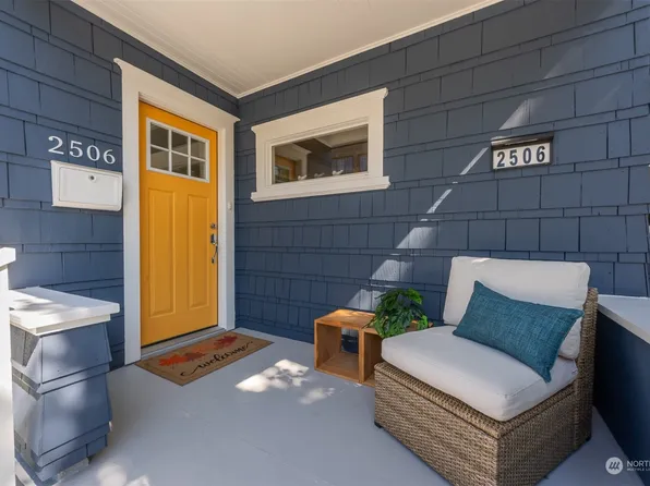2506 Walnut Avenue SW, Seattle, WA 98116