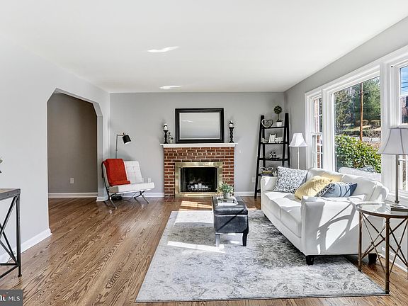 5th image of 6520 Oakwood Dr