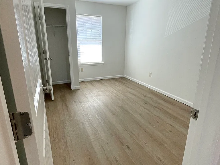 300 Turtle Creek Dr — Photo 13