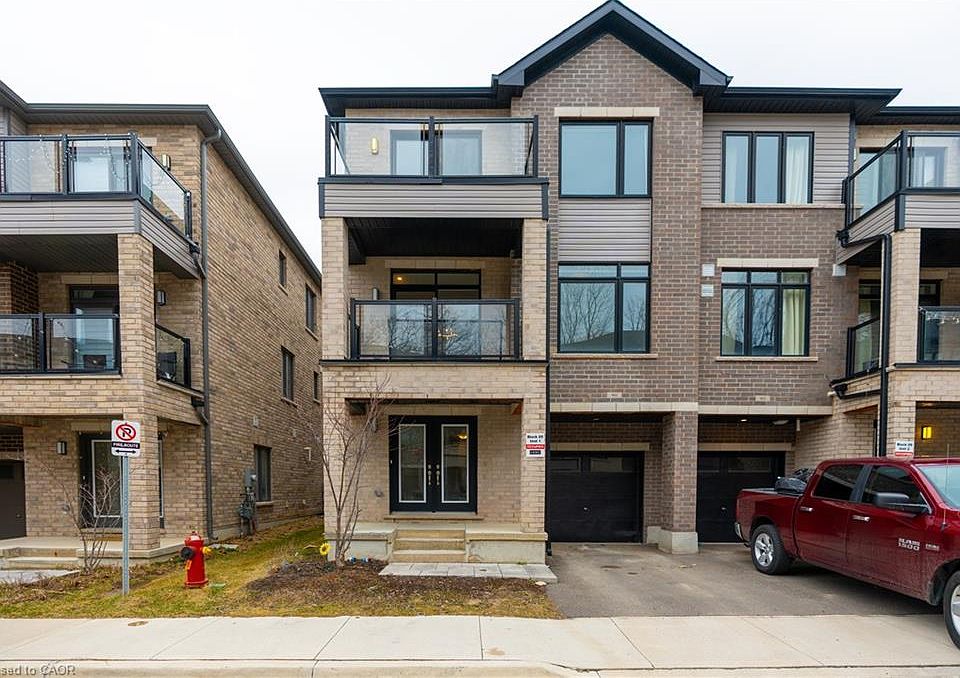 1st image of 585 Colborne St E #901