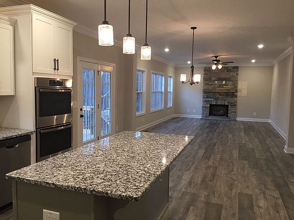 2nd image of 699 Farmington Bnd