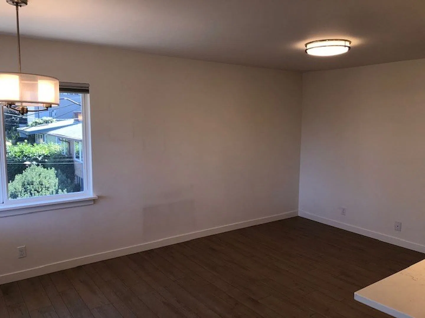 BC08-1 - Upland Terrace — Photo 4