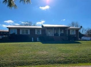 262 Flatwoods Dr, Lebanon, VA 24266
