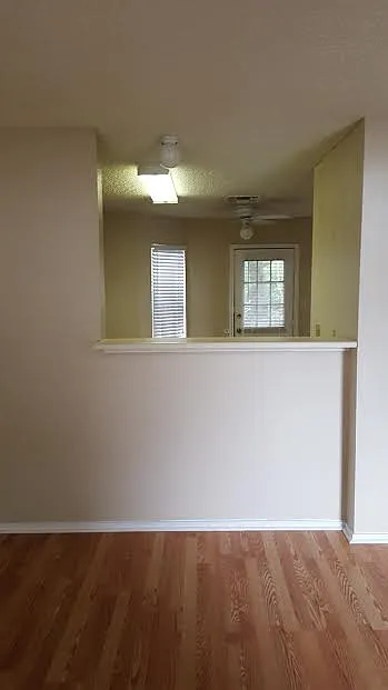 2 bed, 2.5 bath, 926 sqft, $1,250 — Photo 4