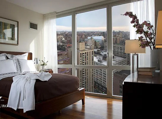 Rented by Warburg | media 12