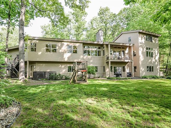 2nd image of 3755 Oakmore Ct