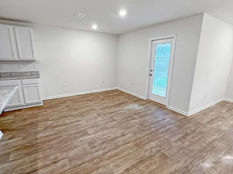 7469 Steeplechase Blvd — Photo 9