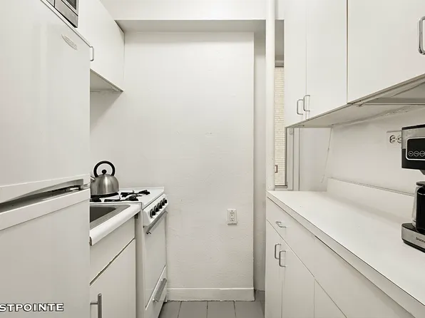 200 West 20th Street 701 image 3 of 10
