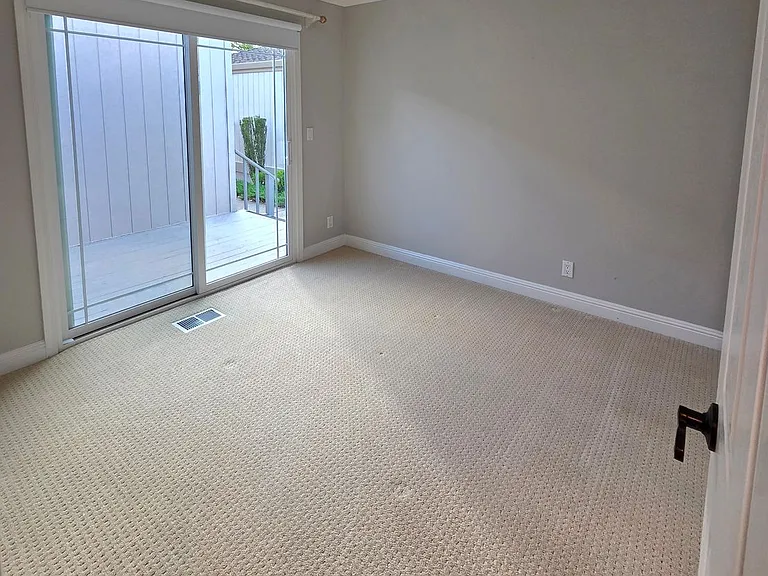 565 Rolling Hills Ln — Photo 21