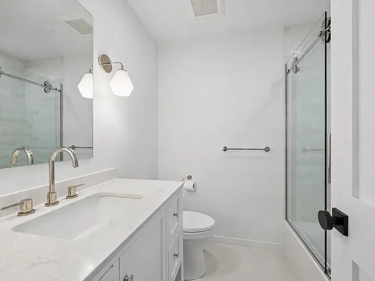 147 Soundview Dr — Photo 12