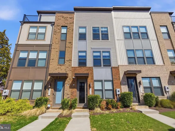 2519 Crimson Fox Dr, Hyattsville, MD 20782