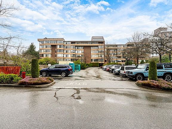 2nd image of 2101 McMullen Ave #211