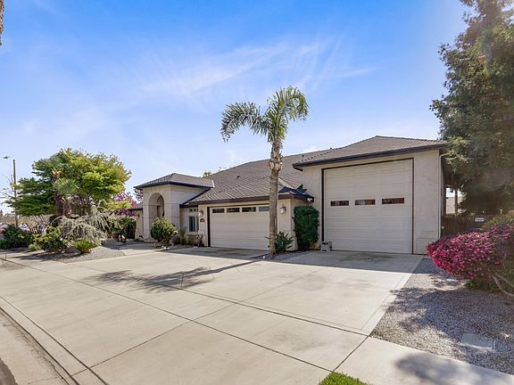 2nd image of 1447 E Iris Ave