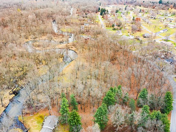 3rd image of Riverview Dr