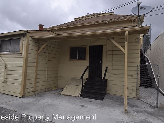 2nd image of 390 E Santa Clara St APT 3