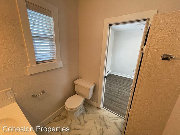 3rd image of 1521 Blaine St