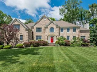 1 Shadowbrook Way, Randolph, NJ 07945