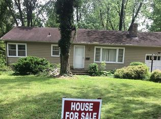 901 E Lafayette St, Olney, IL 62450