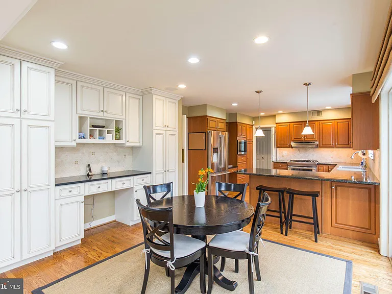 101 Woods Ln — Photo 15