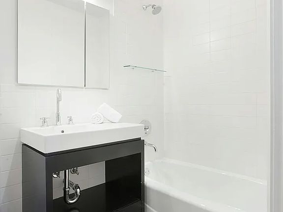 5th image of 30 Washington St APT 6H