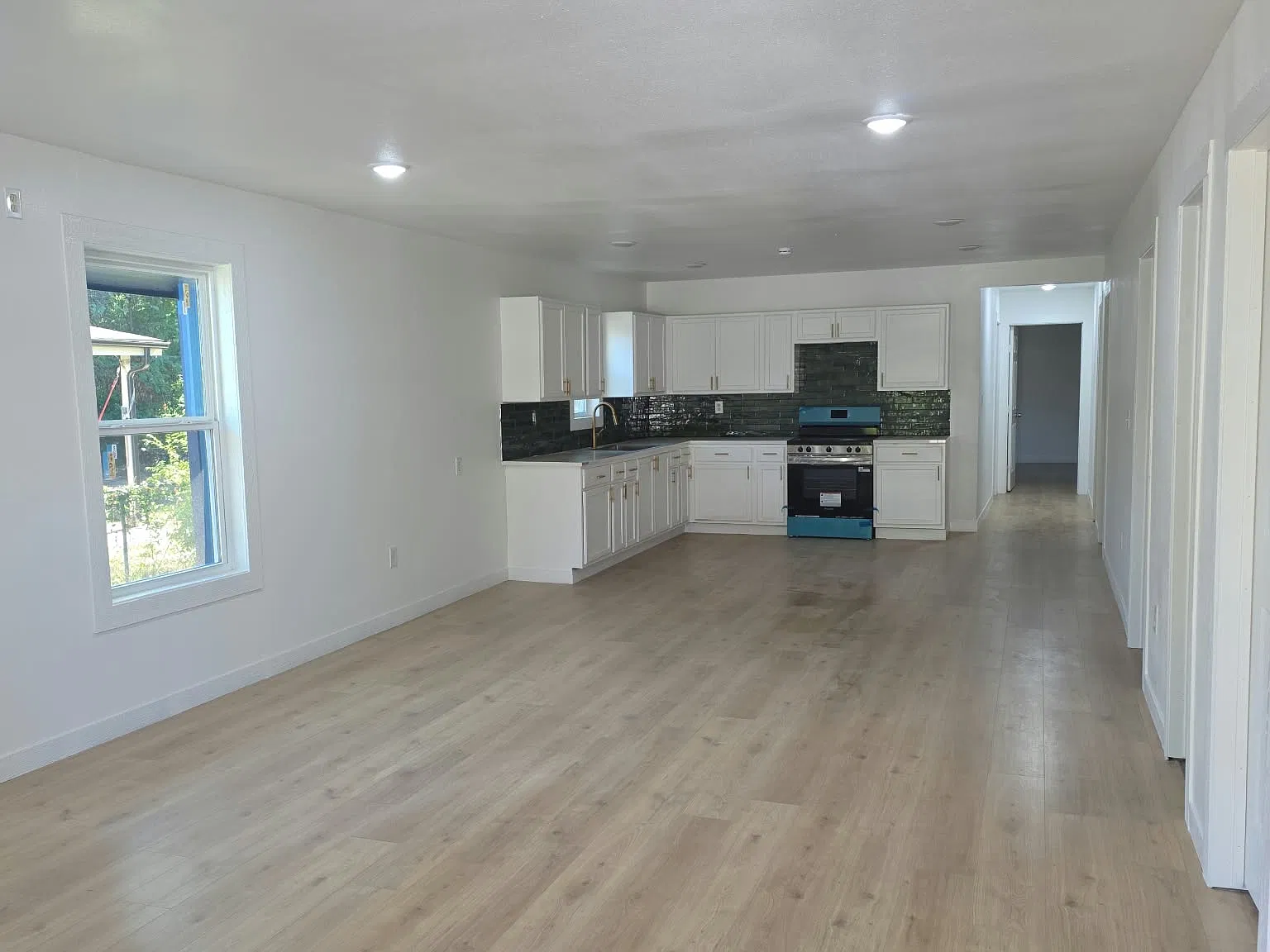 4 bed, 1850 sqft, $2,050 — Photo 2